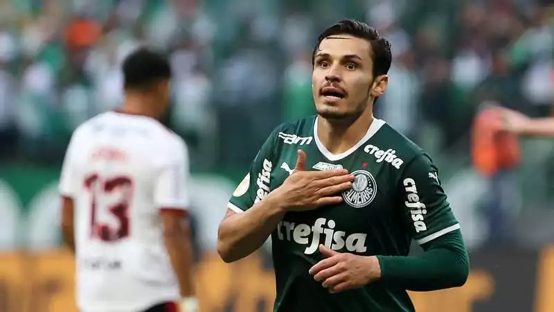 Jornalista atualiza sobre a transferência de Raphael Veiga para o