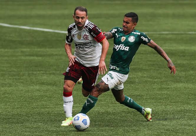 Valeu Flamengo Rubro Negro Ajuda O Palmeiras A Ficar Mais Perto Do