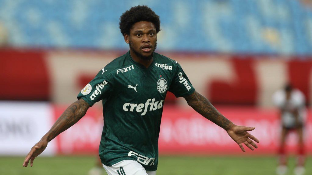 Luiz-Adriano-jogador-do-Palmeiras