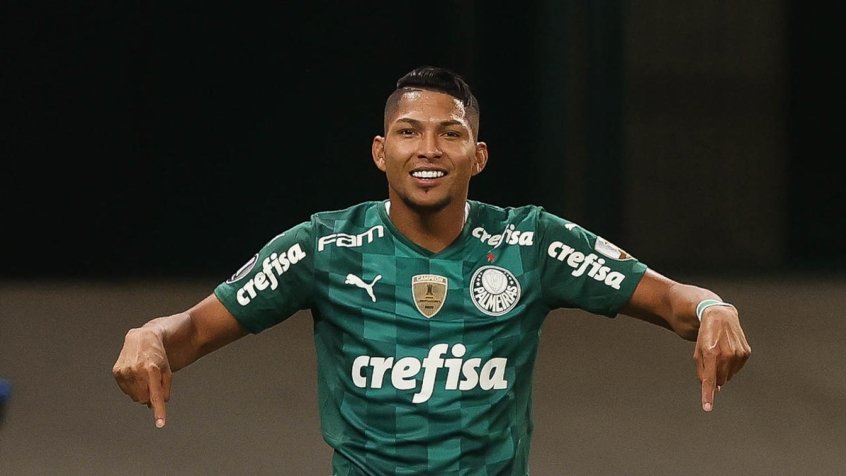 Ajax não está interessado em Rony, segundo informações.