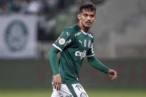 Palmeiras tenta renovar, mas pensa em substituto para Gustavo Scarpa.