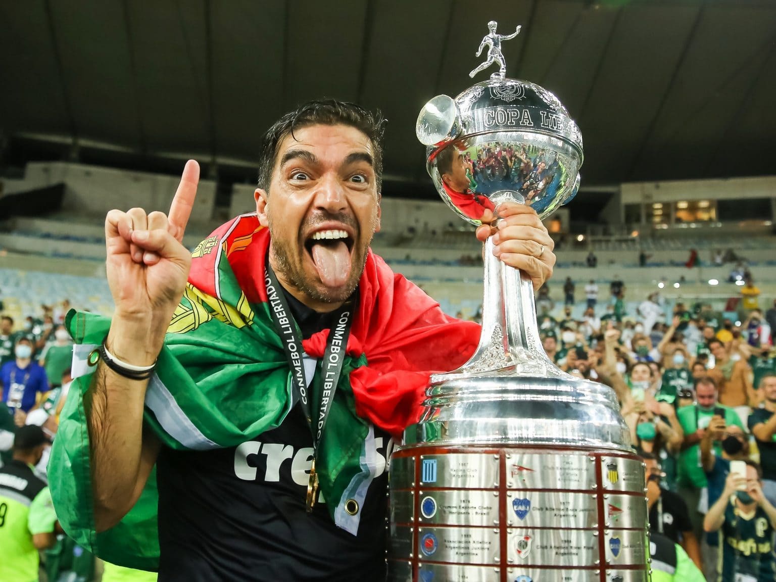 Abel Ferreira foi contra a família e aceitou trabalhar no Palmeiras.