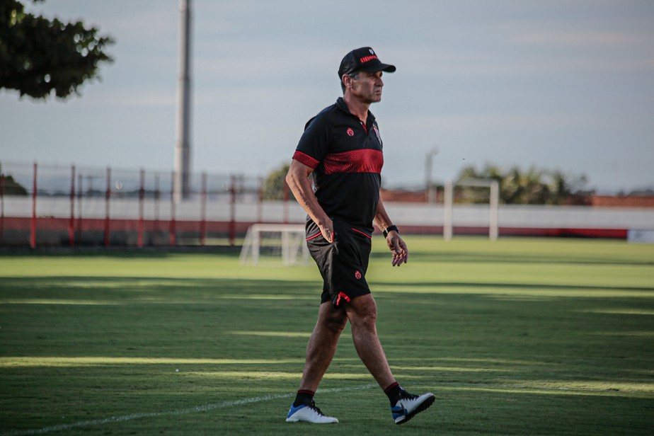 Verdão: Jorginho, treinador do Atlético-GO, fez criticas ao técnico do Palmeiras e seus auxiliares.