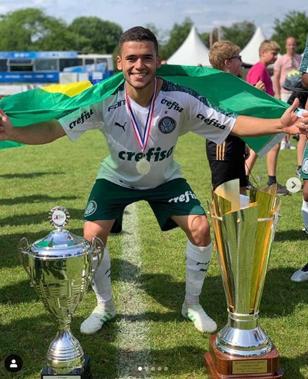 Verdão: volante revelado na base do clube pode ir para Portugal.