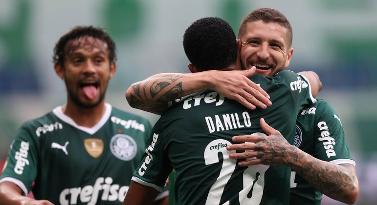 Verdão bate times do futebol mundial e tem maior sequência invicta do ano.
