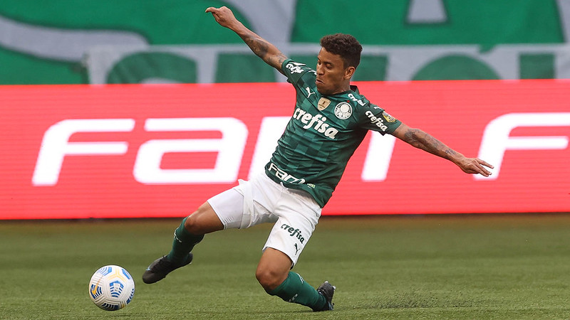 Lateral atinge marca impressionante pelo Palmeiras; veja os números 1 Lateral atinge marca impressionante pelo Palmeiras; veja os números