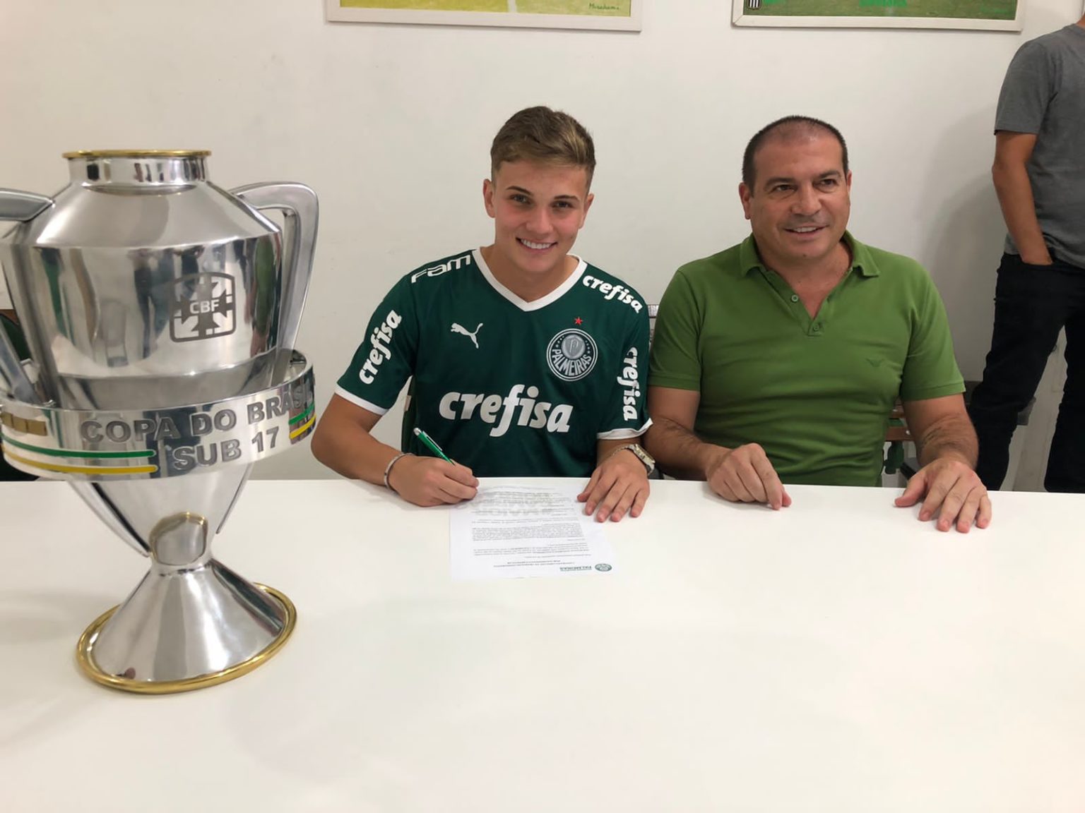 Valorizado! Atleta assina com o Verdão e passa a ser visto como jogador de 400 milhões 1 Valorizado! Atleta assina com o Verdão e passa a ser visto como jogador de 400 milhões