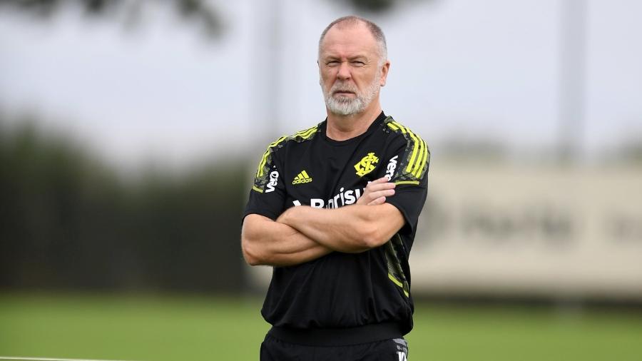 Inter de Mano Menezes encara o Palmeiras