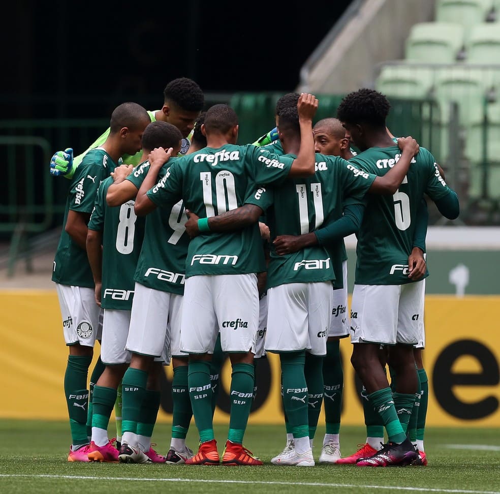 Palmeiras bola estratégia para lucrar milhões com venda de jogadores da base 1 Palmeiras bola estratégia para lucrar milhões com venda de jogadores da base