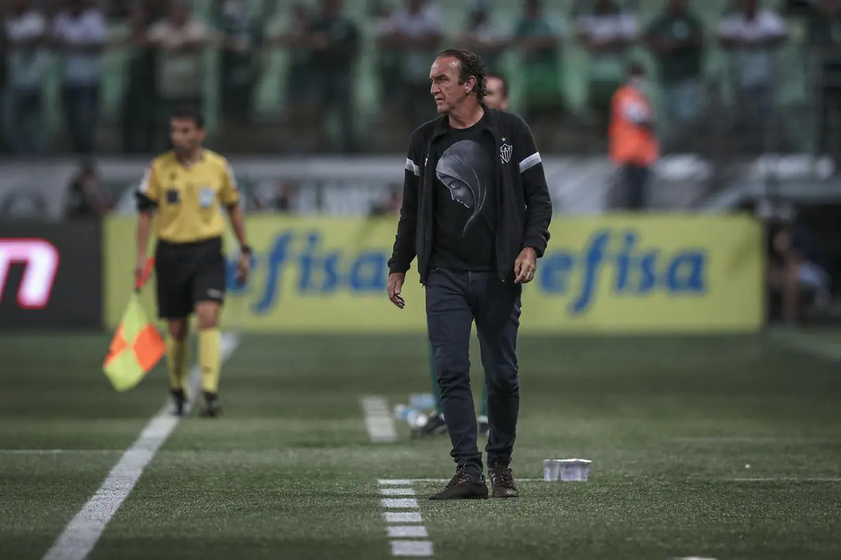 Cuca quer espírito vencedor para derrotar o Palmeiras