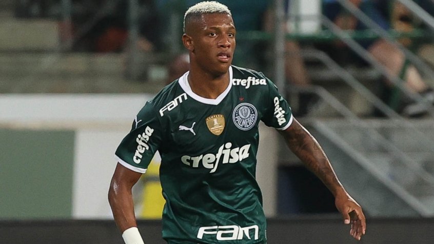 Palmeiras pode vender jogador mais caro do Brasil.
