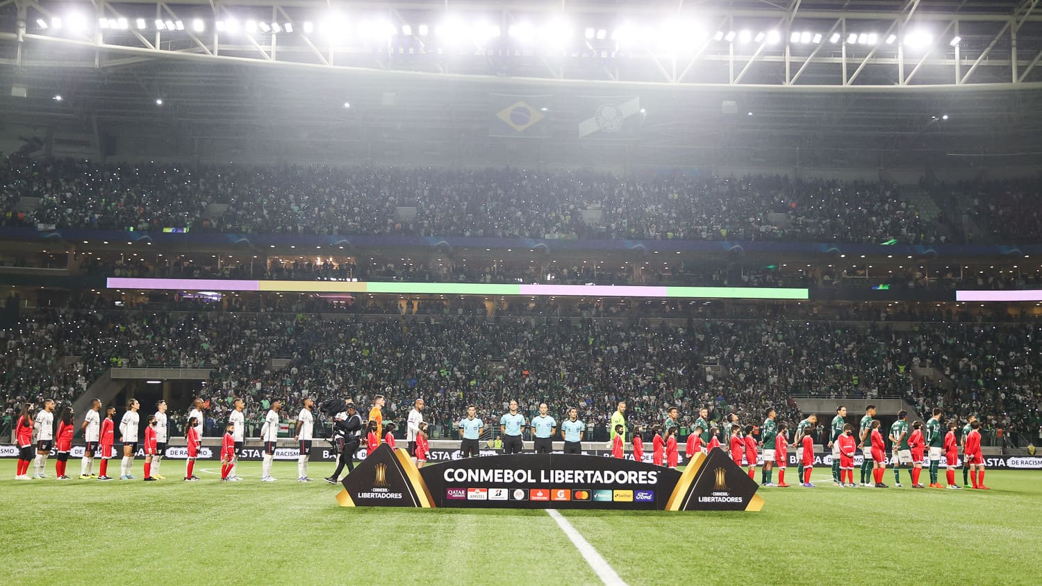 Conmebol multa Verdão em US$ 12,5 mil por expulsão de gandula na Libertadores 1 Conmebol multa Verdão em US$ 12,5 mil por expulsão de gandula na Libertadores
