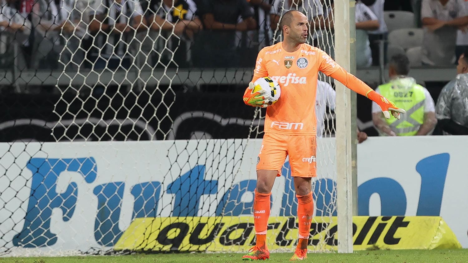 Marcelo Lomba joga muito no Mineirão e torcida alviverde enche a sua bola!
