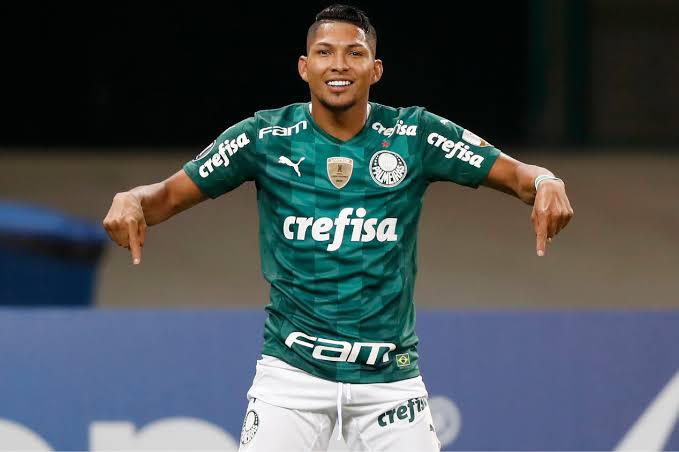 Palmeiras bate o martelo sobre Rony e surpreende