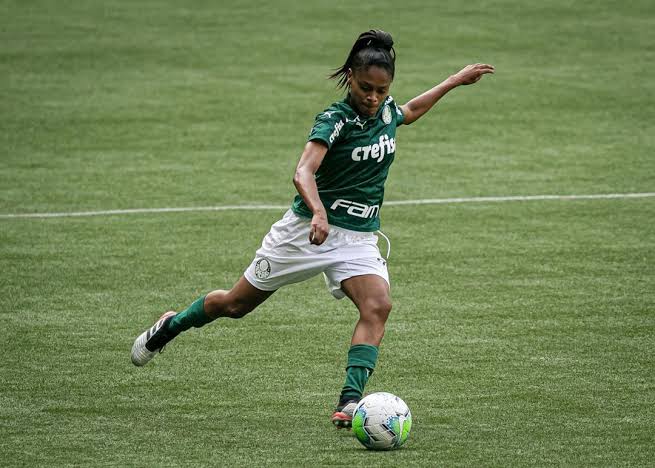 Atleta de Seleção do Palmeiras não hesita e rasga elogios para profissional do Corinthians