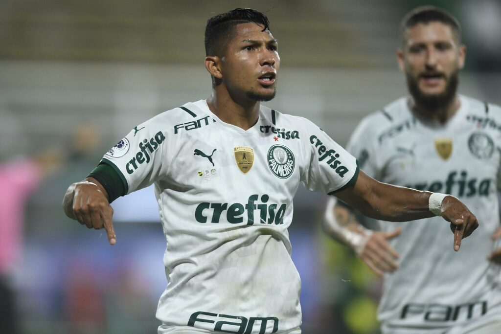 Palmeiras bate o martelo sobre venda de Rony e pega empresários de surpresa 1 Palmeiras tomou decisão sobre possível venda de Rony.