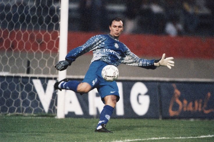 Palmeiras homenageia ex-goleiro e atual comentarista pelo aniversário