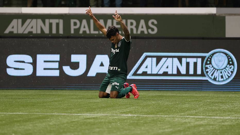 Foi "rifado" pelo Palmeiras e arrebentou na Europa 1 Palmeiras: Cria da Academia brilha na Europa.