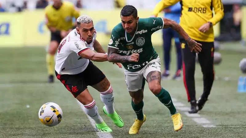 Palmeiras nem dá chance e esmaga o Flamengo 1 Palmeiras nem dá chance e esmaga o Flamengo