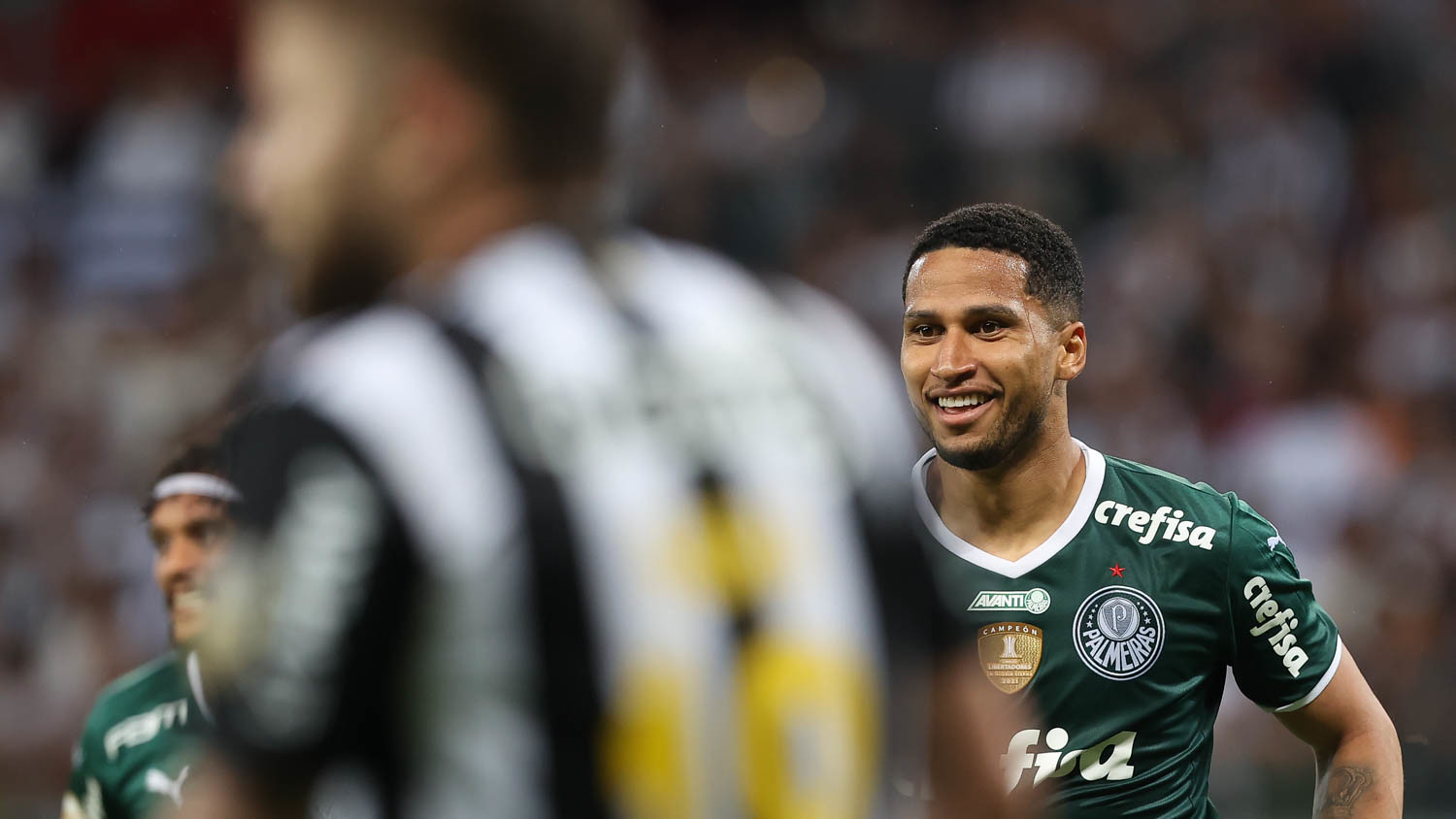 Galo protagoniza vexame e diverte torcida do Palmeiras