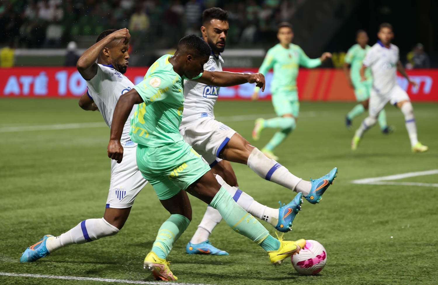 Dirigente de clube bilionário é visto acompanhando jogo do Palmeiras 5 Dirigente de clube bilionário é visto acompanhando jogo do Palmeiras