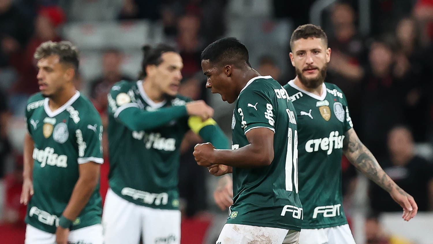 Astro do Palmeiras por muito pouco não iguala Pelé e Maradona