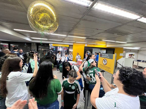 Palmeiras é recebido com festa após título continental 1 A8945B4C 6CDE 4F12 B341 492D23AF6971