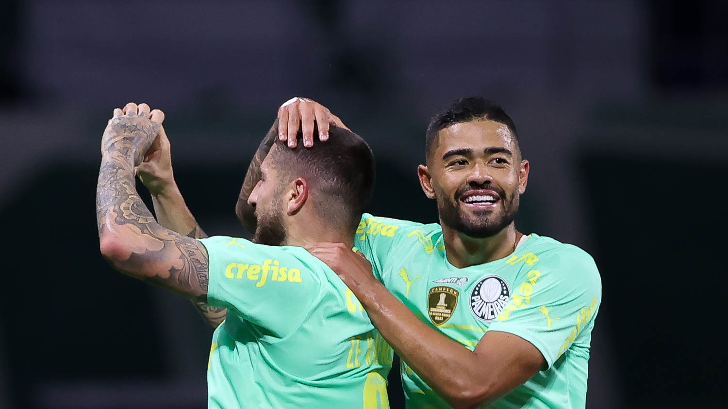 Foi contratado por uma fortuna e virou reserva de um lateral no Palmeiras 2 Foi contratado por uma fortuna e virou reserva de um lateral no Palmeiras