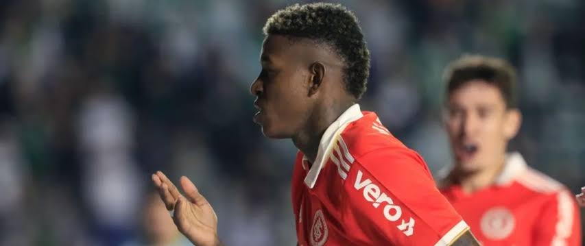 Internacional tropeça e Palmeiras volta a abrir na ponta da tabela 5 Internacional tropeça e Palmeiras volta a abrir na ponta da tabela