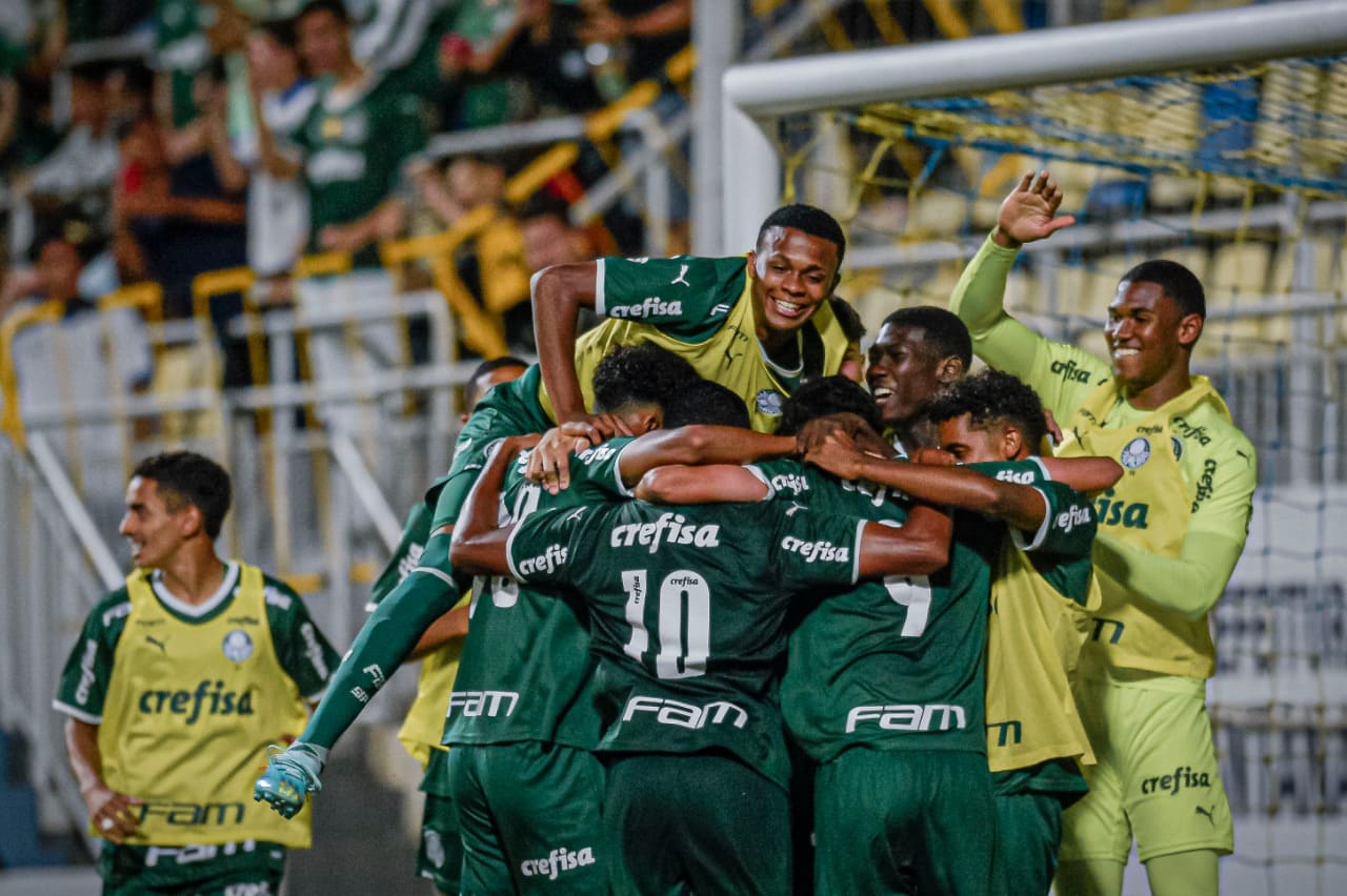 Palmeiras detona adversário na final do Paulista Sub-17.