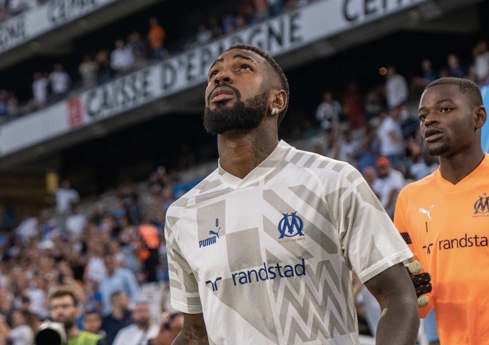 Salário de Gerson no Flamengo é revelado e Palmeiras poderia pagar 7 Salário de Gerson no Flamengo é revelado e Palmeiras poderia pagar