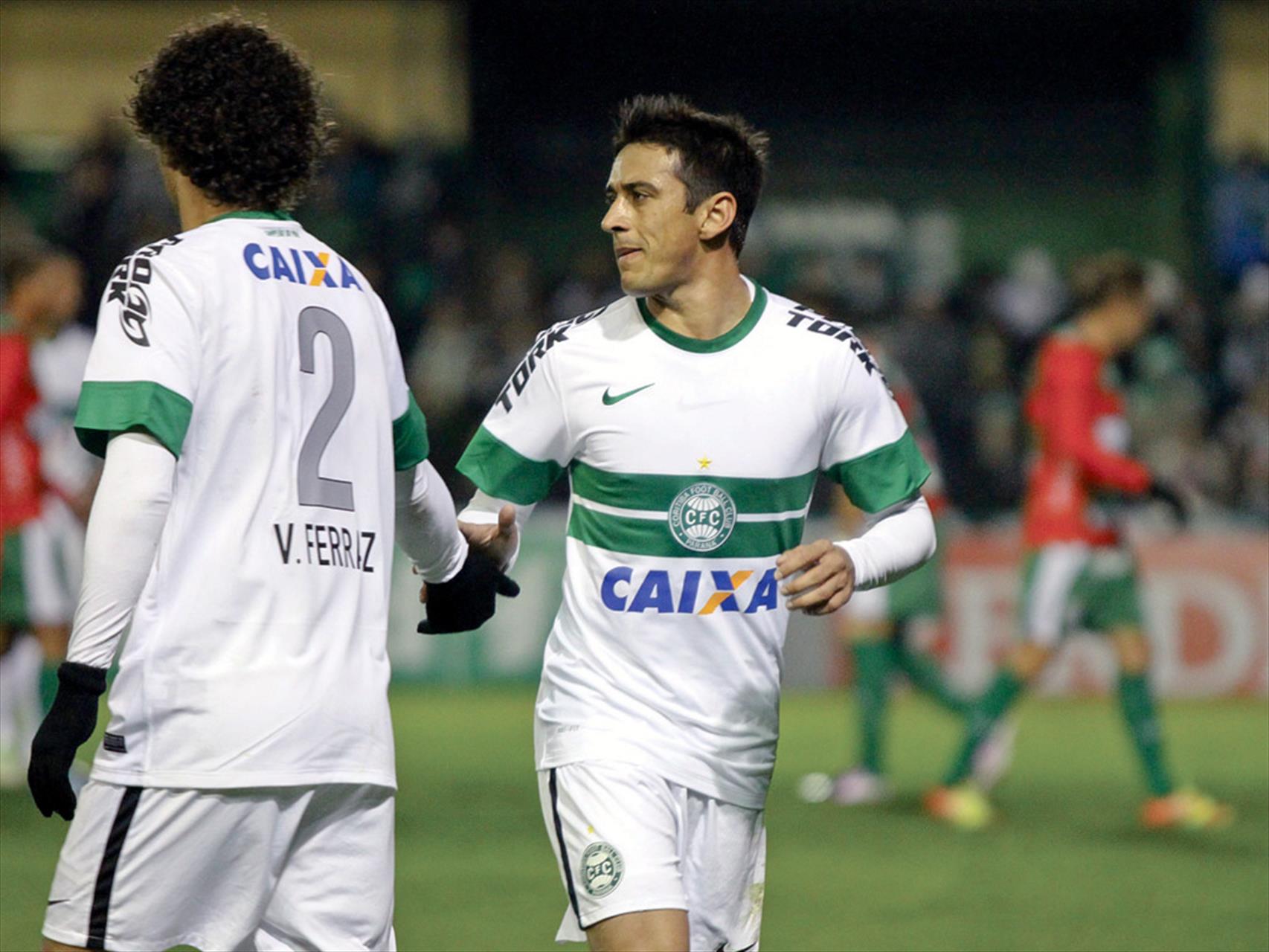 Ex-Palmeiras vive má fase e será mandado embora de clube 6 Ex-Palmeiras vive má fase e será mandado embora de clube