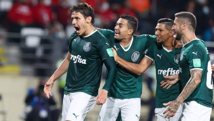 Vidente faz previsão e dá a entender que craque do Palmeiras vai para o Flamengo