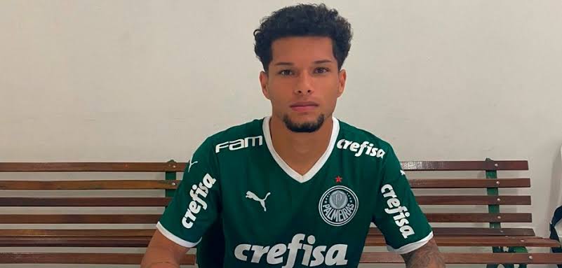 Vídeo: Lateral do Palmeiras marcou um gol de placa na Copinha