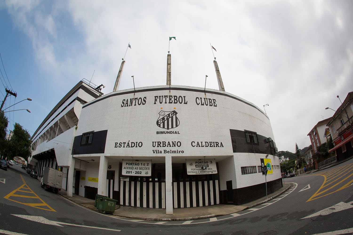 Santos surpreende e fecha com atleta ex-Palmeiras
