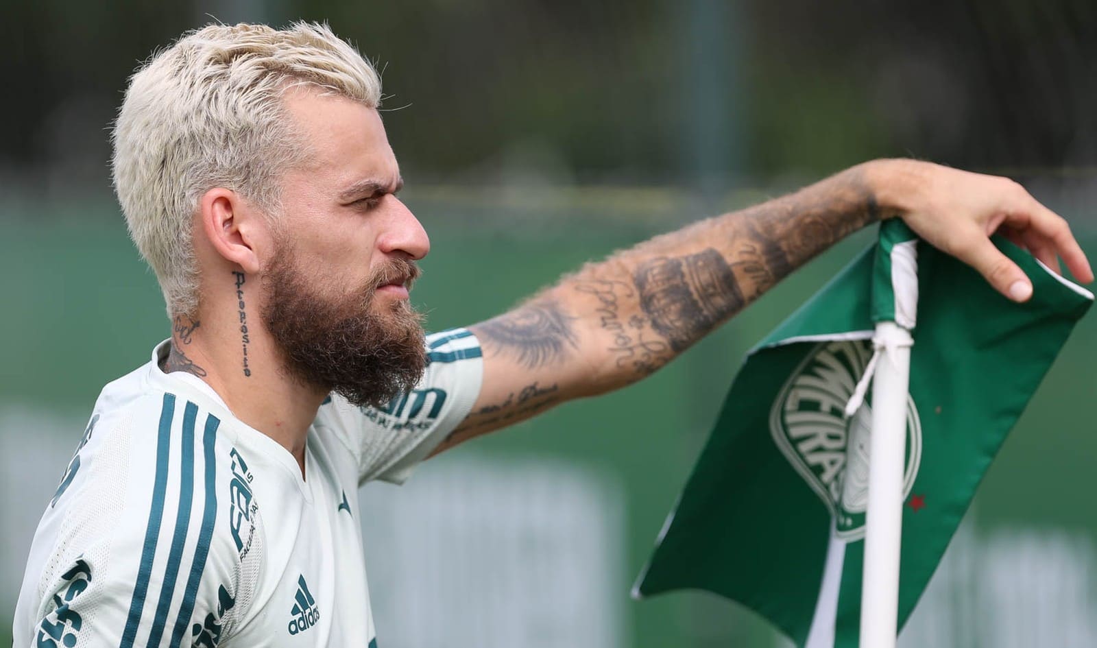 Lucas Lima fica próximo de acertar com novo clube após deixar o Verdão