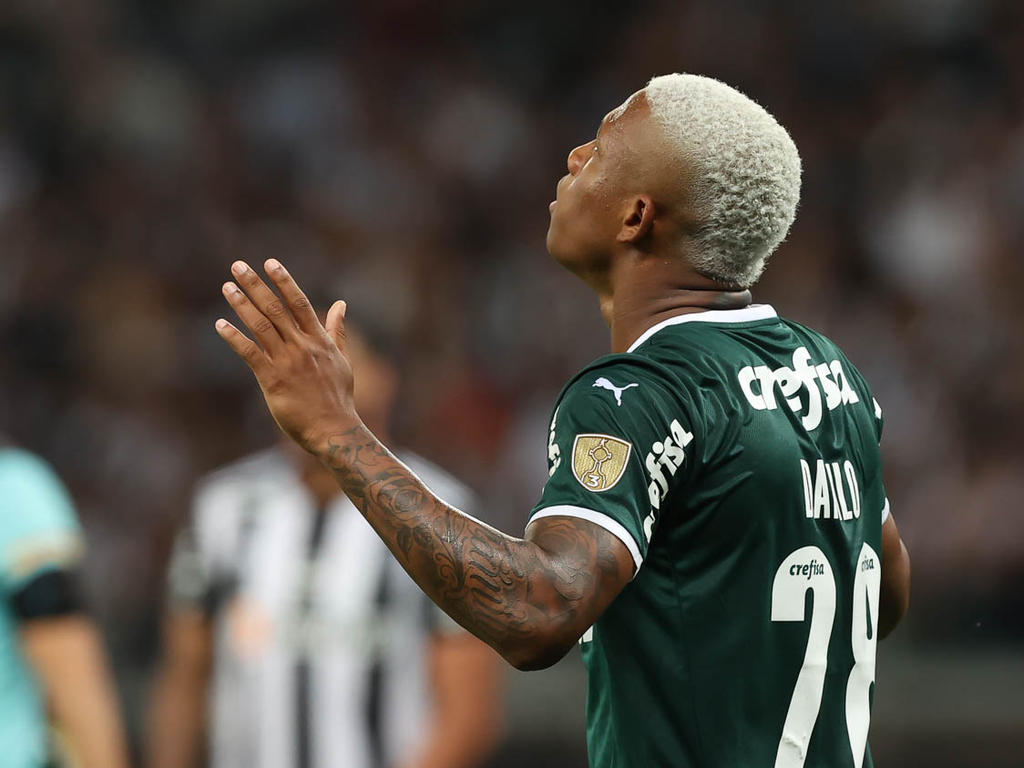 Palmeiras não perde tempo e apresenta proposta por substituto de Danilo