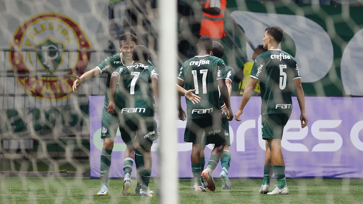 Palmeiras vence o América-MG e é bicampeão da Copinha 1 Palmeiras enfrenta o América-MG na final da Copinha.