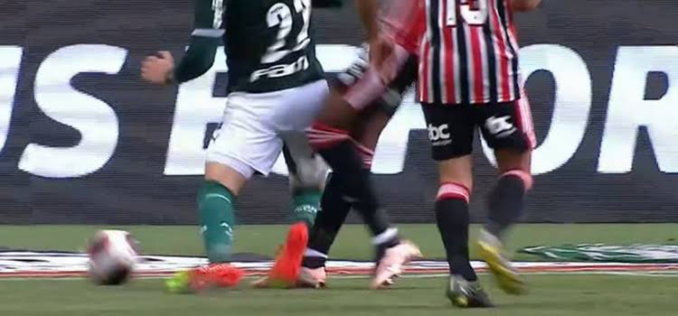 Comentarista afirma que Palmeiras foi prejudicado pela arbitragem