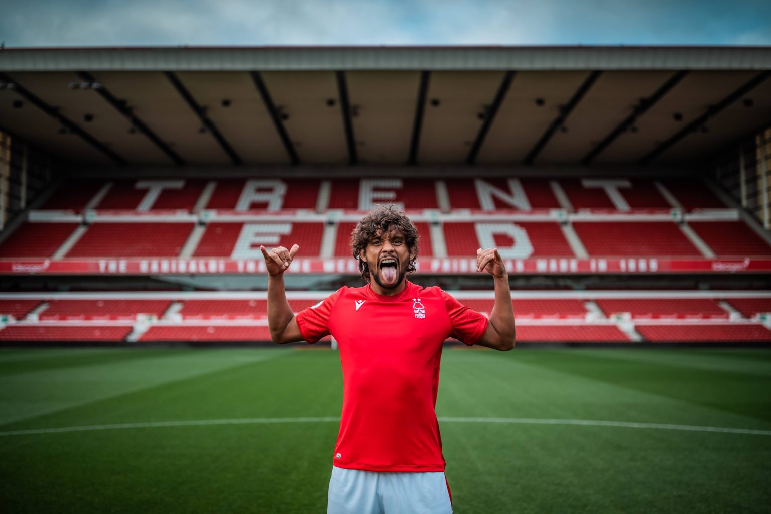 Gustavo Scarpa joga hoje(24) no campo do Rosolem