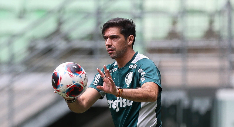 Direção do Palmeiras decide não ignorar Abel Ferreira e evitar climão