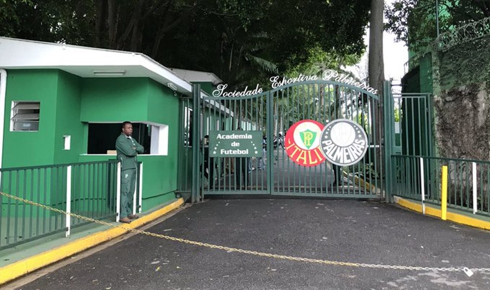 Fracassou após custar uma montanha de dinheiro ao Palmeiras e finalmente está indo embora 1 Fracassou após custar uma montanha de dinheiro ao Palmeiras e finalmente está indo embora