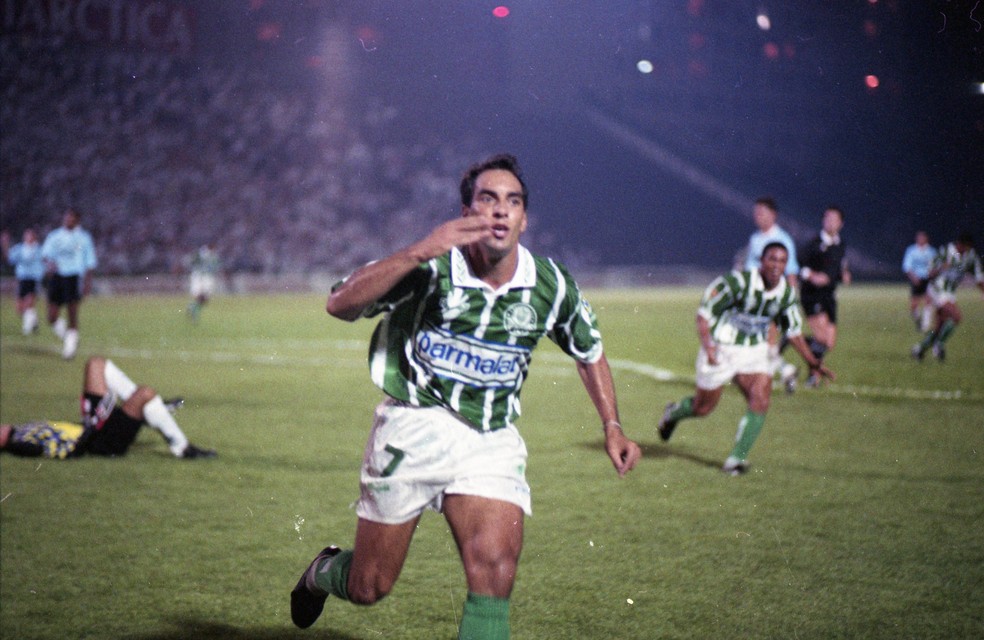 Edmundo foi mesmo o melhor jogador do mundo em 1997?   