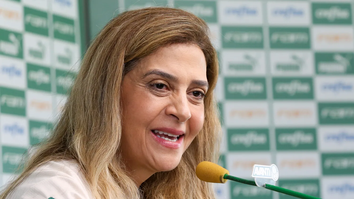 Palmeiras perdeu a paciência e contratou 15 atletas