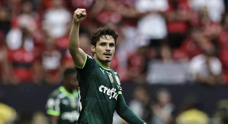 Palmeiras dá grande notícia para sua torcida sobre Raphael Veiga 1 Palmeiras dá grande notícia para sua torcida sobre Raphael Veiga
