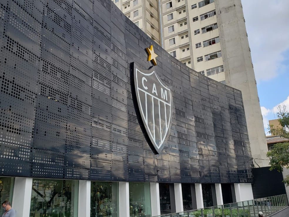 Atlético-MG se atrapalha feio, conta chega e dívida milionária é cobrada