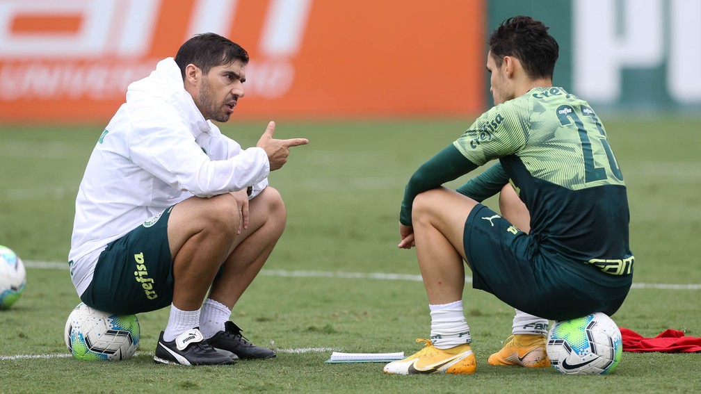 Veiga falou sobre Abel Ferreira na Seleção.