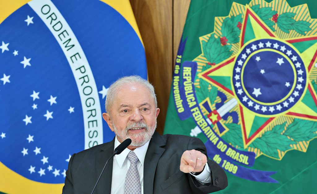 Governo Lula quer resolver questão no futebol.