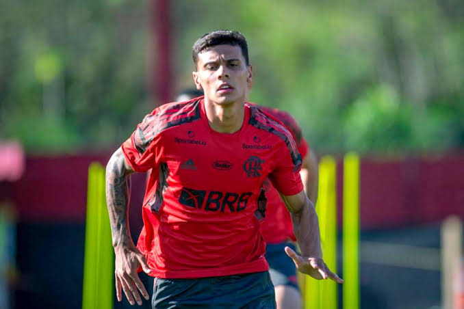 Joia do Flamengo é comunicada e pode ser reforço do Palmeiras 