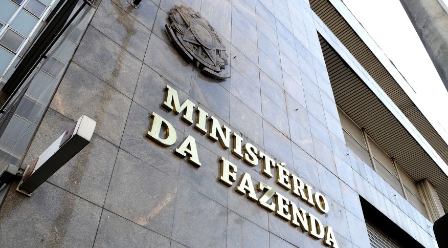 Ministério da Fazenda decide prejudicar Flamengo e Corinthians enquanto o Palmeiras dá risada